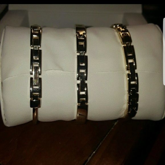 Anne Klein Gold Ladies Watch Set - Picture 5 of 5